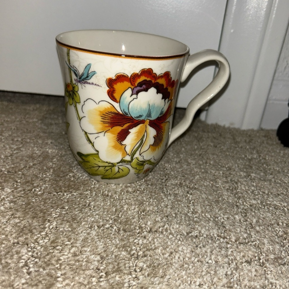 222 Fifth PTS International "Bella Vista" Pattern Cup 3.5" x 4.25"
